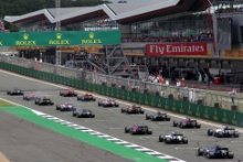Start of the race - Lewis Hamilton (GBR) Mercedes AMG F1 W08 leads
