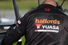 Halfords Yuasa Racing Honda Civic Type R