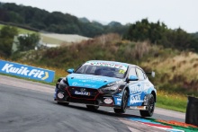 Chris Smiley (GBR) - Excelr8 Trade Price Cars Hyundai i30 Fastback N Performance