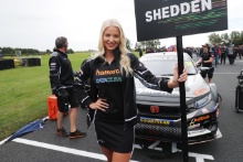 Gordon Shedden (GBR) - Team Dynamics Honda Civic Type R Grid Girl