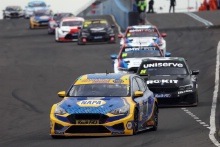 Ash Sutton (GBR) - NAPA Racing UK Ford Focus ST and Jake Hill (GBR) - ROKiT MB Motorsport BMW 330e M Sport