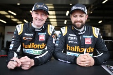 Gordon Shedden (GBR) - Halfords Racing with Cataclean Honda Civic Type R and Daniel Rowbottom (GBR) - Halfords Racing with Cataclean Honda Civic Type R
