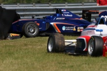 Tom Gamble (GBR) Fortec Motorsports BRDC British F3, Nicolai Kjaergaard (DEN) Carlin BRDC British F3