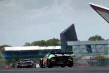 Jon Minshaw / Phil Keen Barwell Motorsport Lamborghini Hurracan GT3