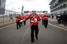A marching band on the grid