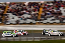 Race2 Start - Lee Pattison (GBR) Team Cooksport Renault Clio CUp leads