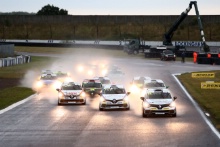 Start of race 1 - Paul Rivett (GBR) WDE Motorsport Renault Clio Cup leads