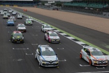 Start - Mike Bushell (GBR) Team Pyro Renault Clio Cup leads