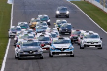 Start of the race, Lee Pattison (GBR) WDE Motorsport Renault Clio Cup leads