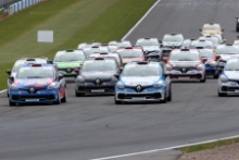Start of the race, Shayne Deegan (GBR) SDR Motorsport Renault Clio Cup and Mike Bushell (GBR) Team Pyro Renault Clio Cup lead