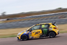 Nicolas Hamilton (GBR) JET with WDE Motorsport Renault Clio Cup

