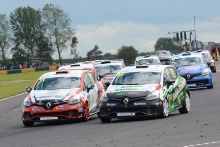 Start of the Race, Jack Young -  M.R.M. Clio Cup leads