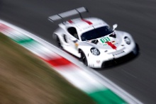 #91 Porsche GT Team Porsche 911 RSR â€“ 19 LMGTE Pro of Gianmaria Bruni, Frederic Makowiecki