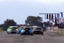 Start of the race, Andreas Backman (SWE) West Coast Racing Honda Civic leads