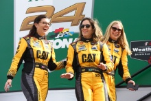 Katherine Legge / Ana Beatriz / Simona De Silvestro / Christina Nielsen - Heinricher Racing w/Meyer Shank Racing Acura NSZ GT3